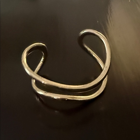 Elegant Gold-Tone Women's Bracelet Small - Picture 4 of 4